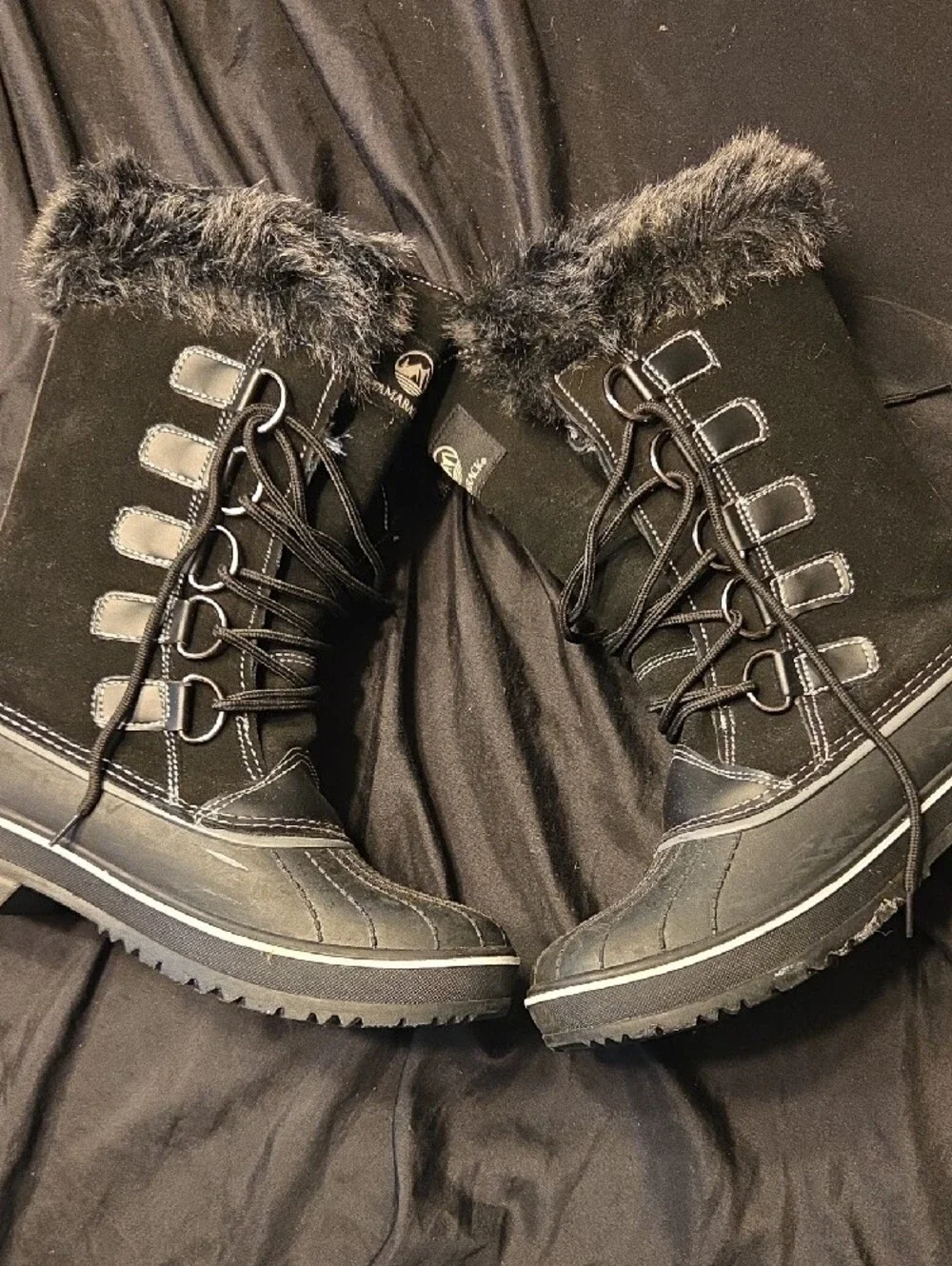 Tamarack women black